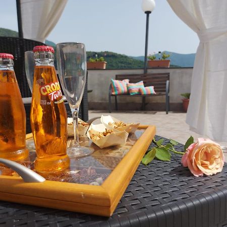B&B L'Abbraccio Casola di Napoli Екстериор снимка