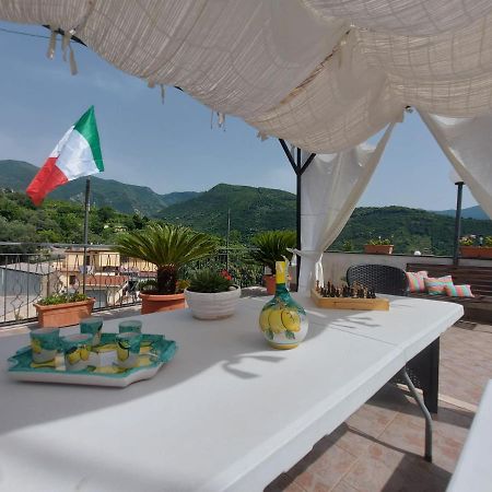 B&B L'Abbraccio Casola di Napoli Екстериор снимка